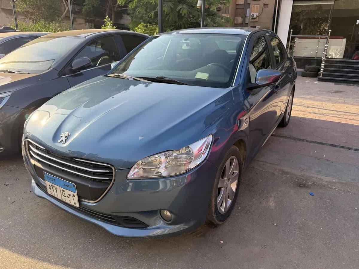 Peugeot 301 2016 (2)