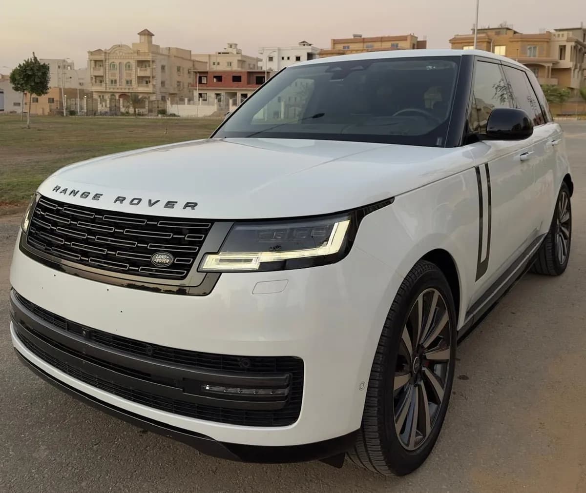 Land Rover Range Rover Vogue 2024 (1)