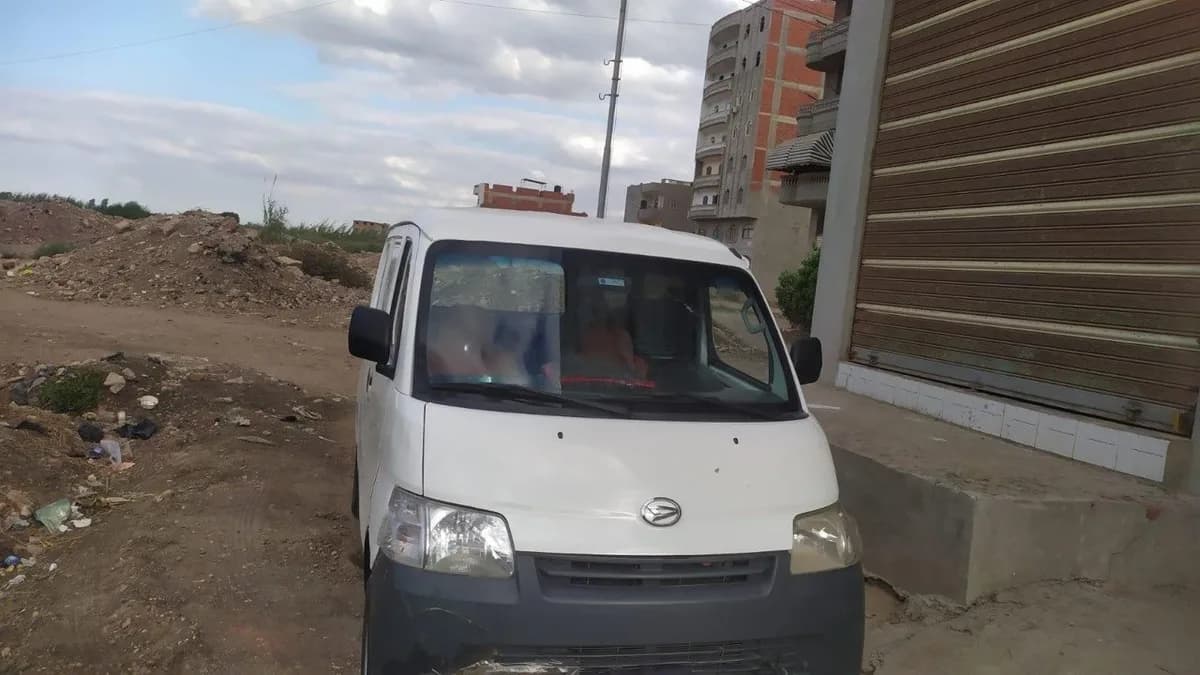 Daihatsu Gran max 2016 (1)