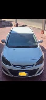 Opel Astra 2015 (1)