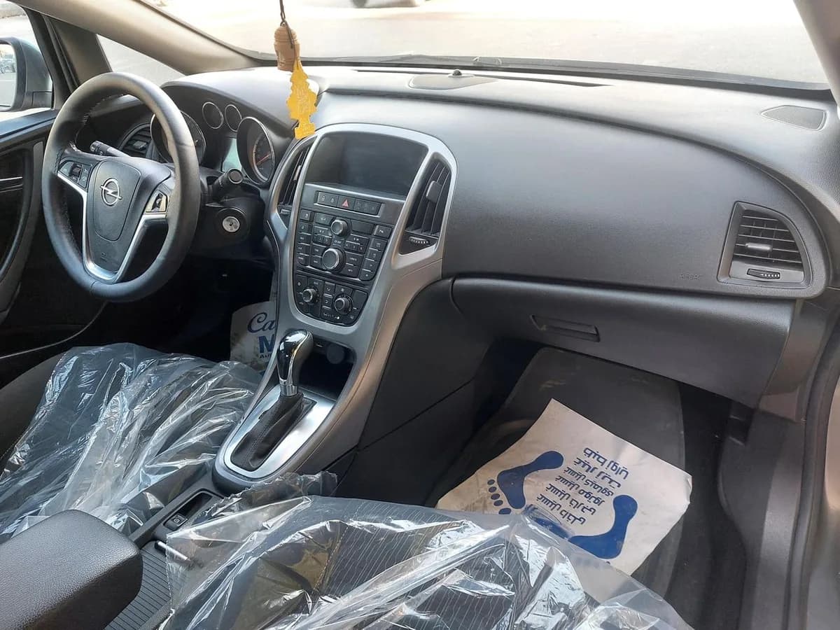 Opel Astra 2020 (7)