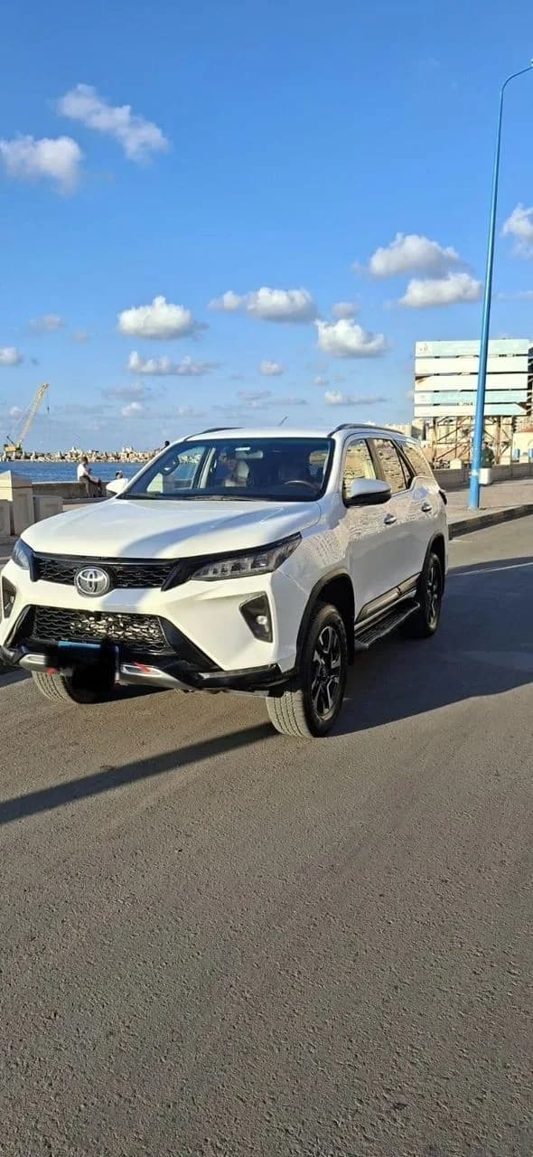 Toyota Fortuner 2021 (1)