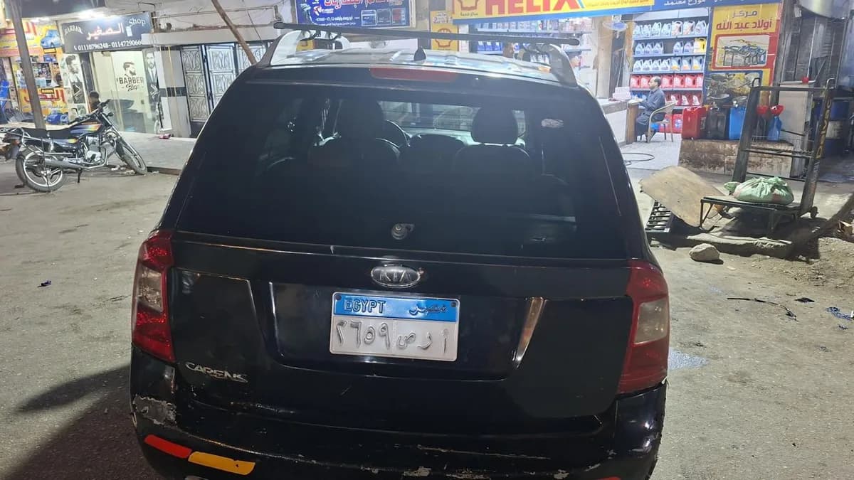 Kia Carens 2011 (1)