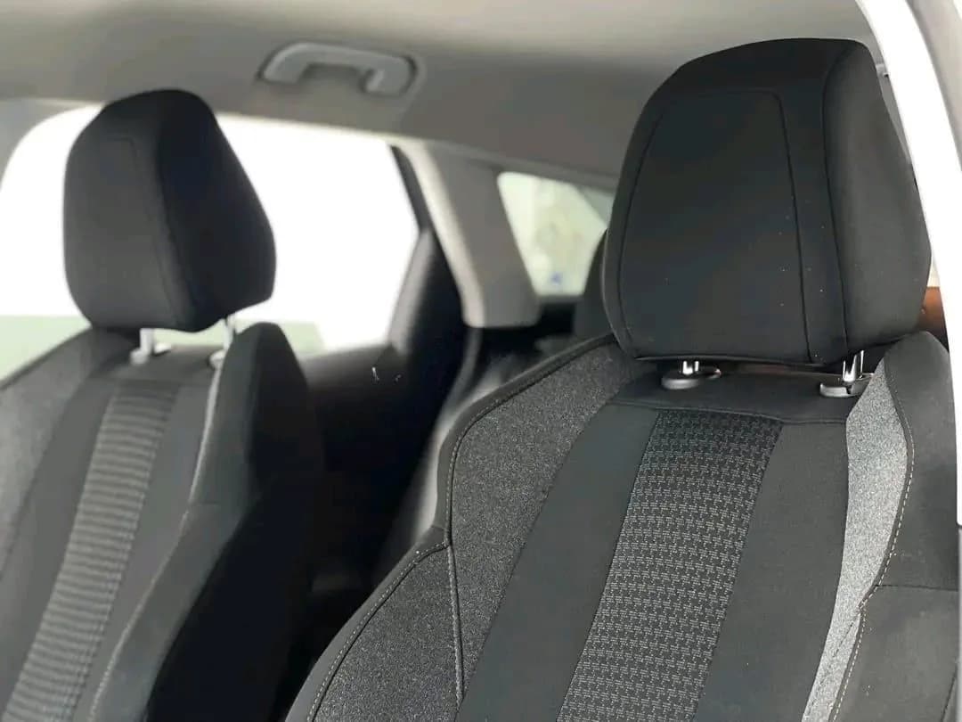 Peugeot 3008 2020 (5)
