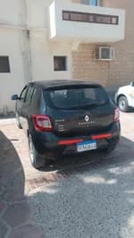 Renault Sandero 2017 (1)