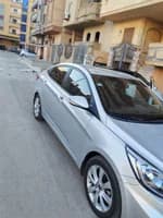 Hyundai Accent RB 2025 (2)