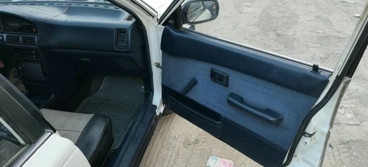 Toyota Corolla 1991 (1)