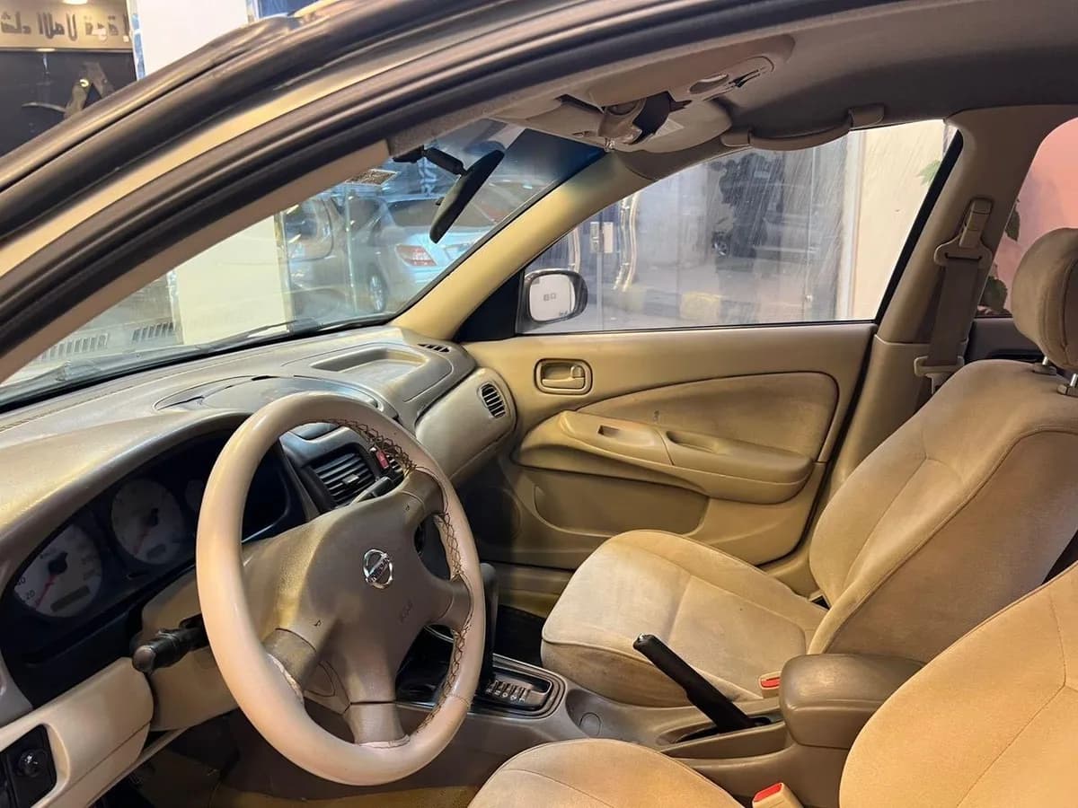 Nissan Sunny 2005 (7)