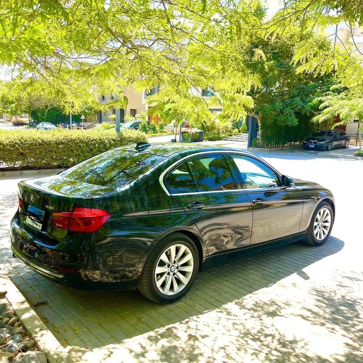 BMW 318 2018 (1)