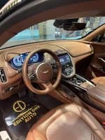 Aston Martin DBX 2022 (9)
