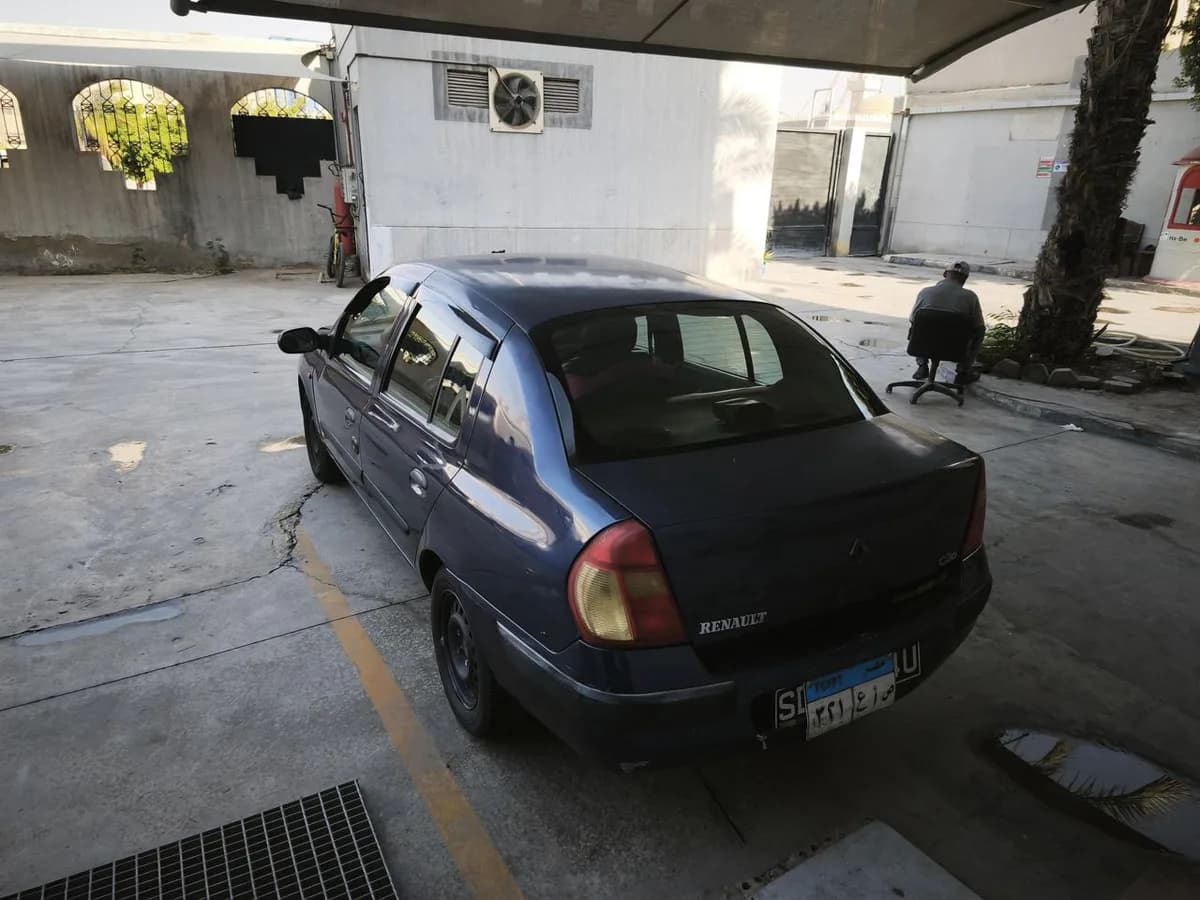 Renault Clio 2002 (1)