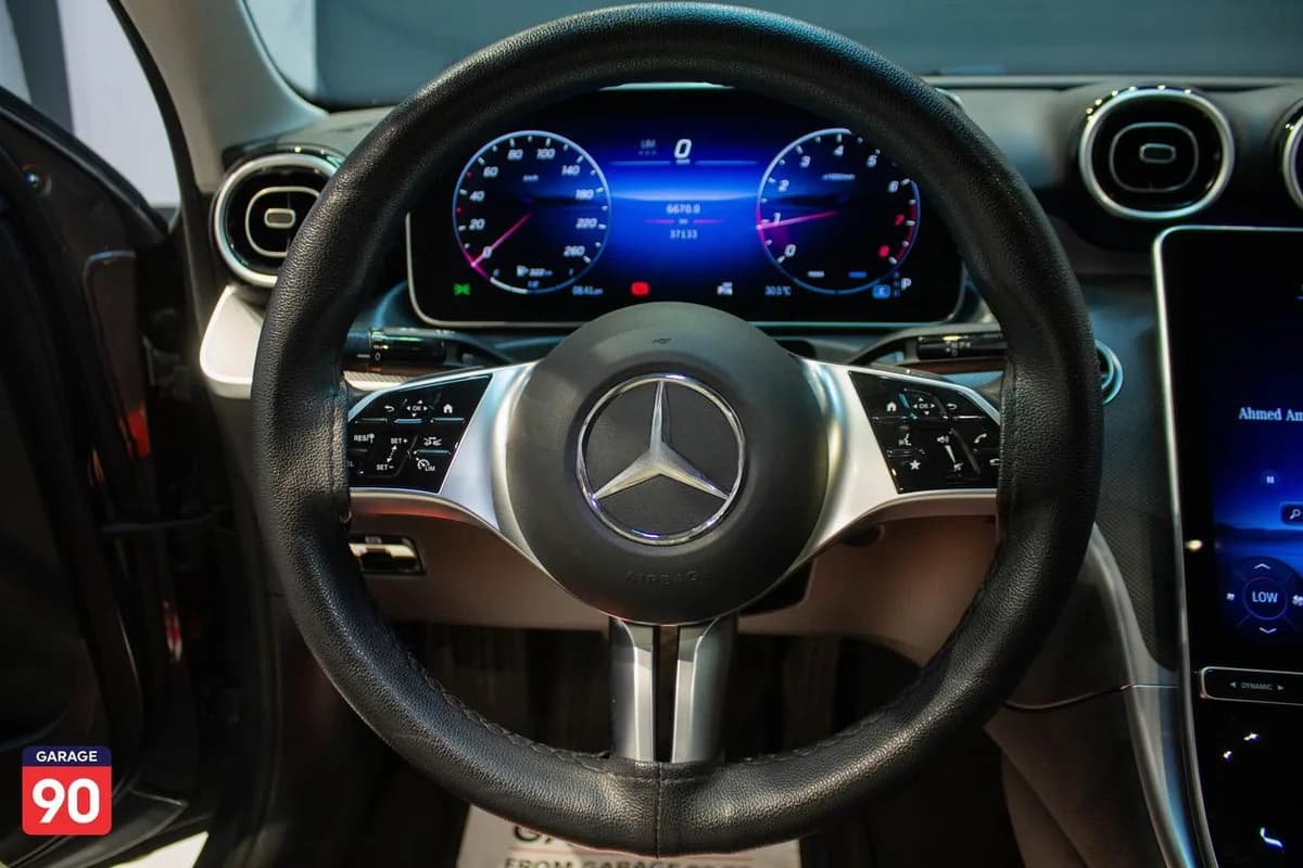 Mercedes C 180 2025 (11)
