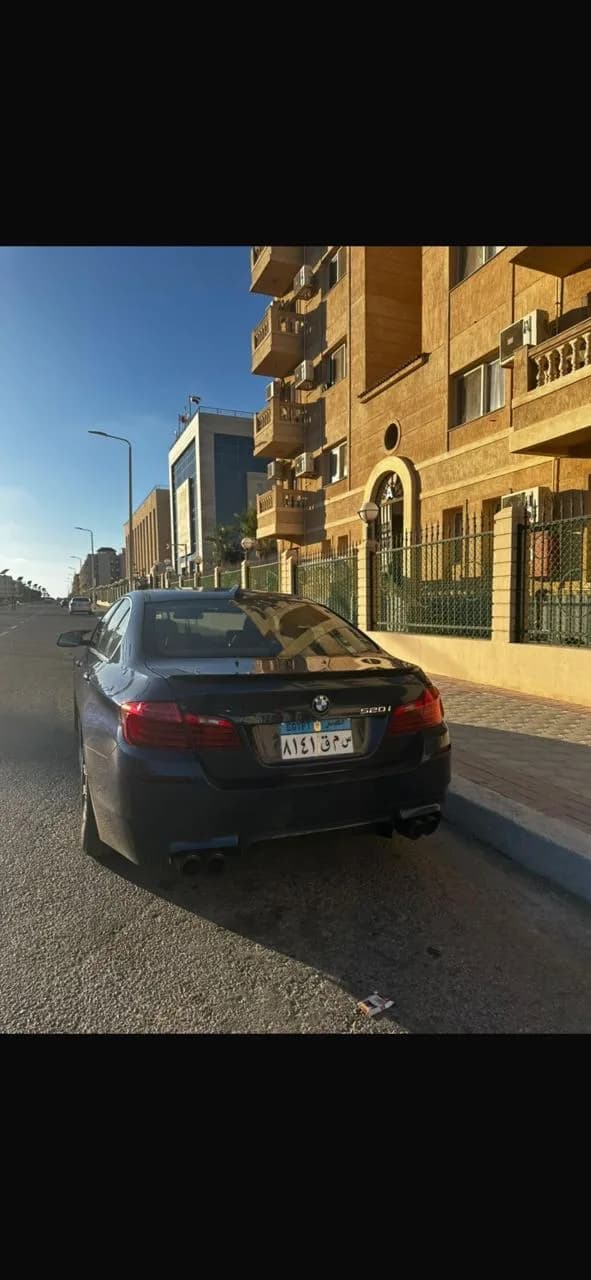 BMW 520 2016 (1)
