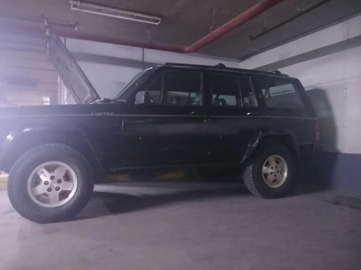 Jeep Cherokee 1996 (1)