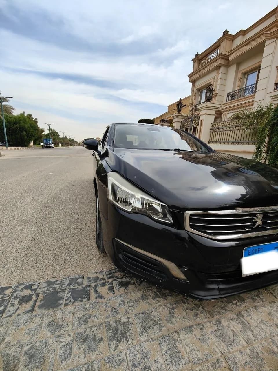 Peugeot 508 2015 (1)