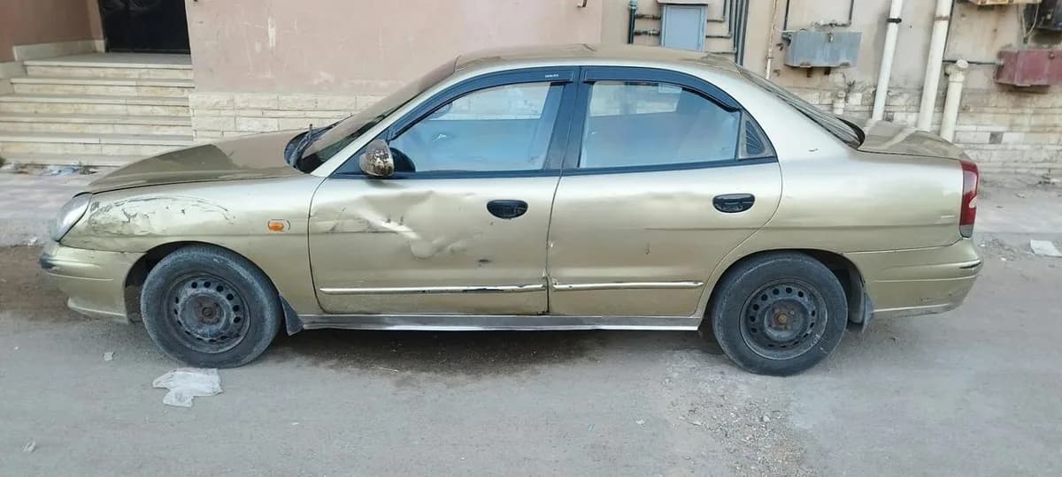Daewoo Nubira 2000 (1)