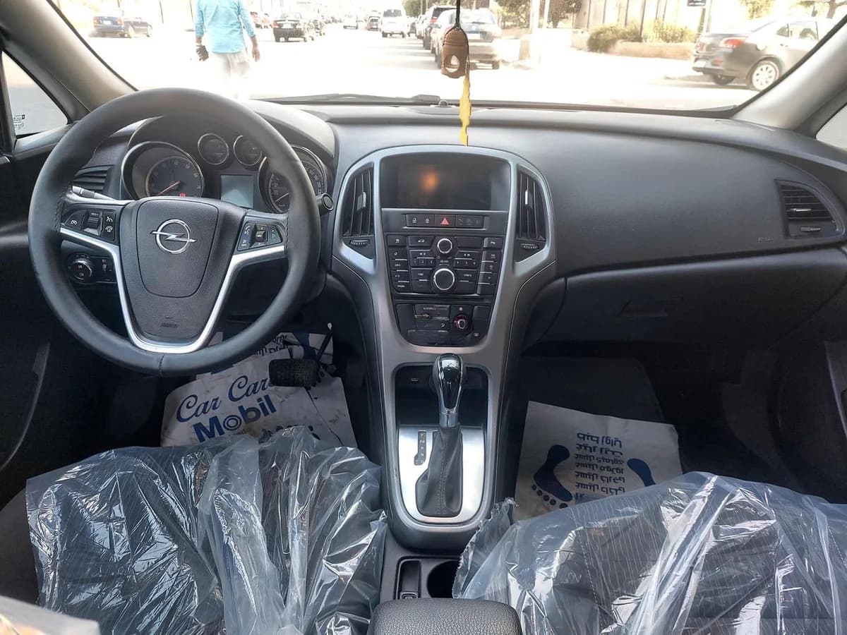 Opel Astra 2020 (9)