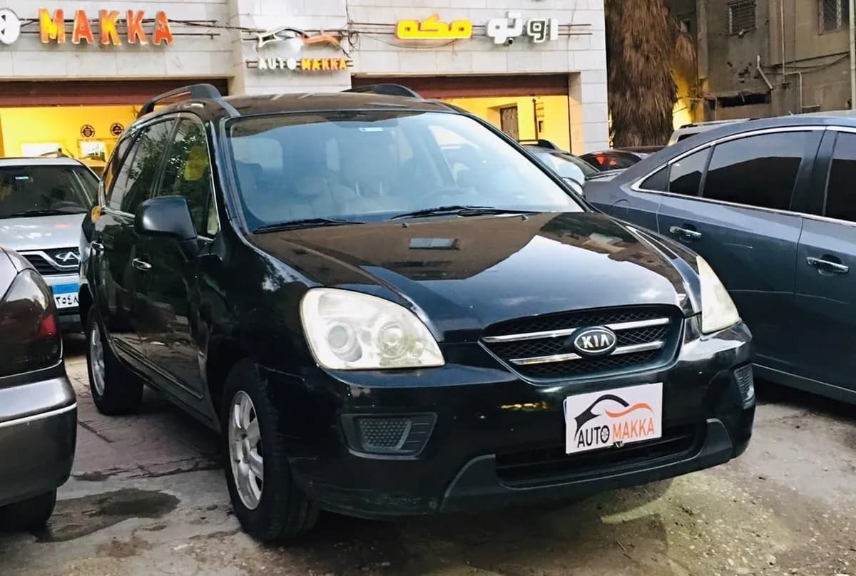 Kia Carens 2010 (1)