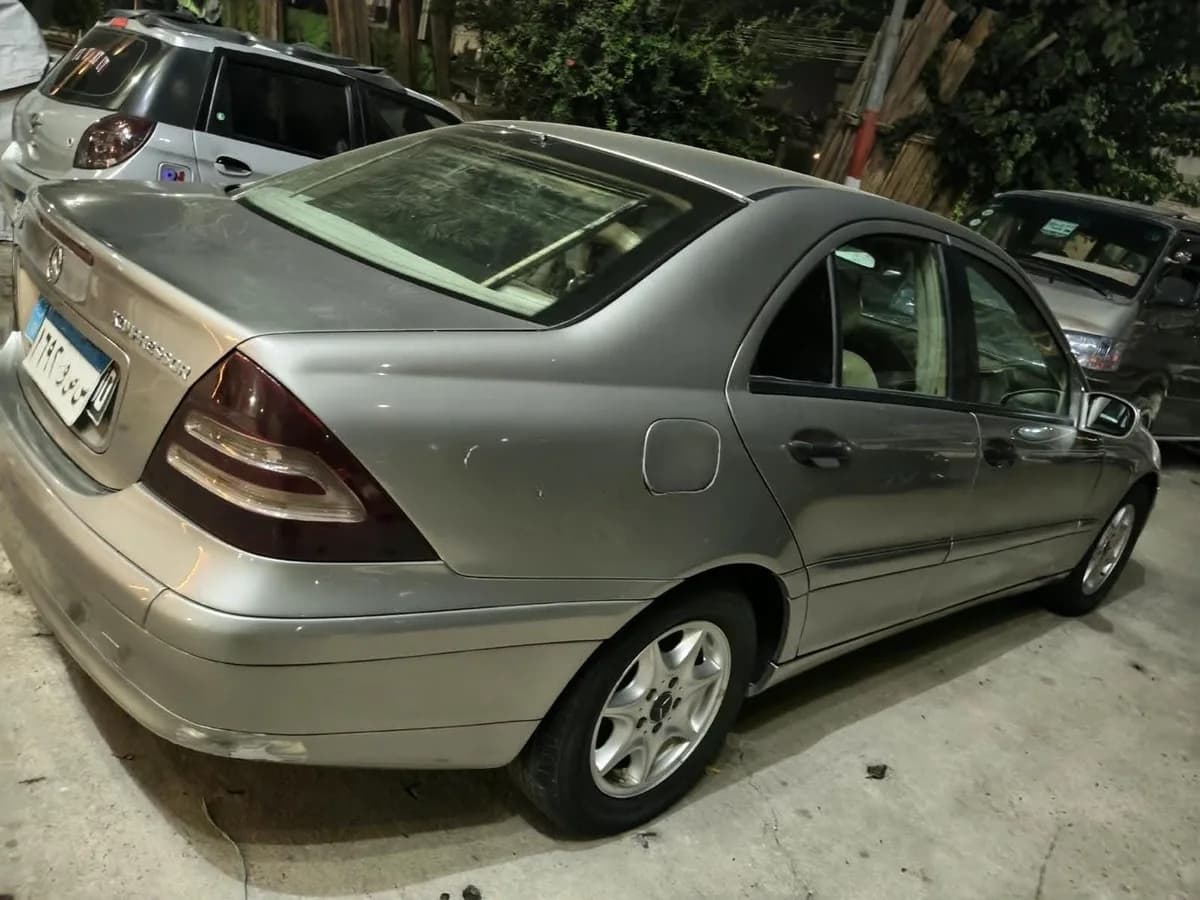 Mercedes 180 2003 (1)