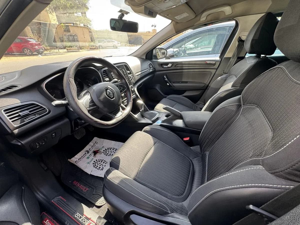 Renault Megane 2021 (2)