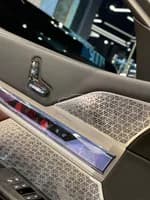 BMW 740 2026 (8)