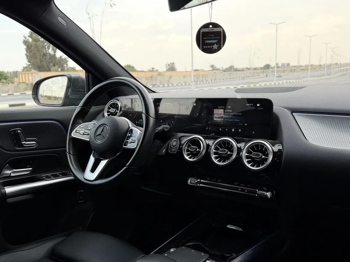 Mercedes GLA 200 2023 (1)
