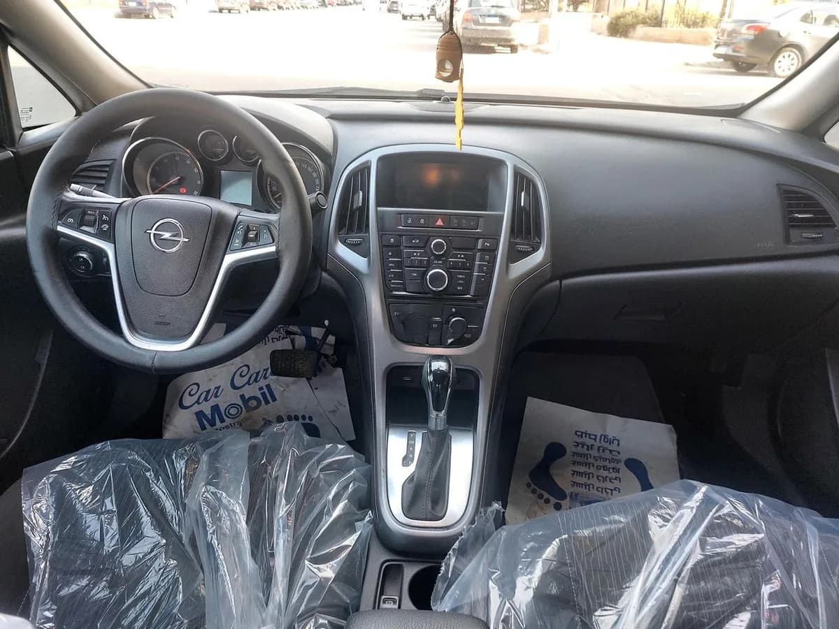 Opel Astra 2020 (5)