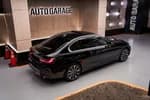 BMW 320i 2024 (10)