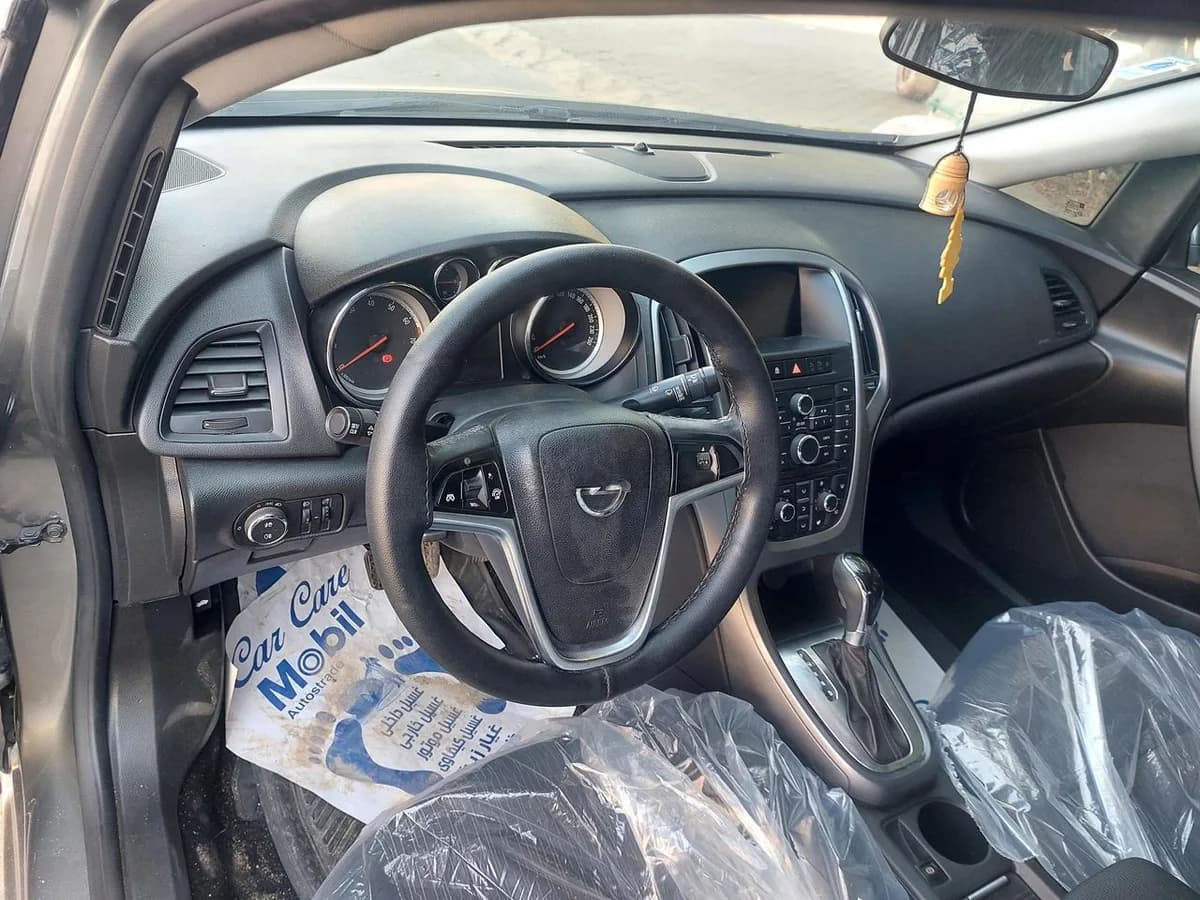 Opel Astra 2020 (8)