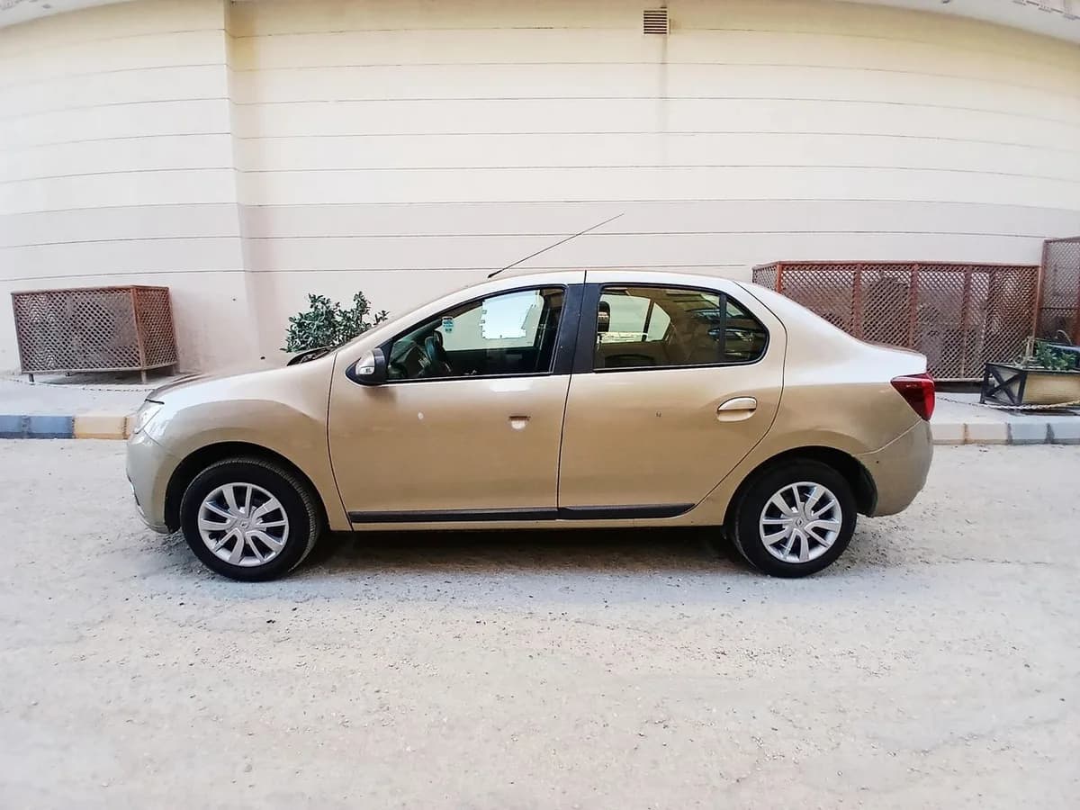 Renault Logan 2021 (6)