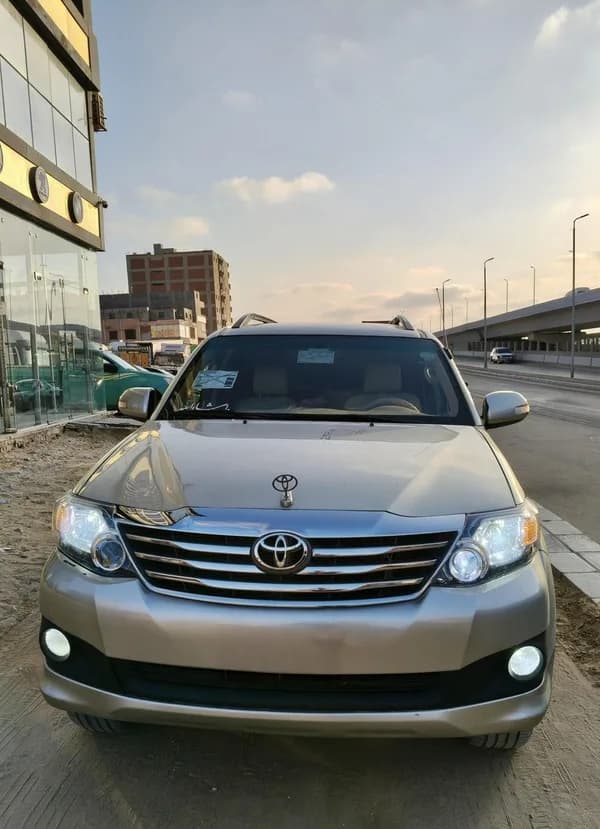 Toyota Fortuner 2015