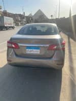 Nissan Sentra 2017 (3)