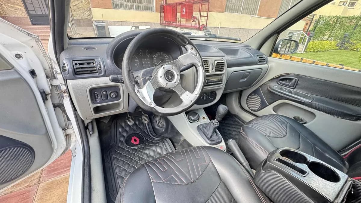 Renault Clio 2002 (1)