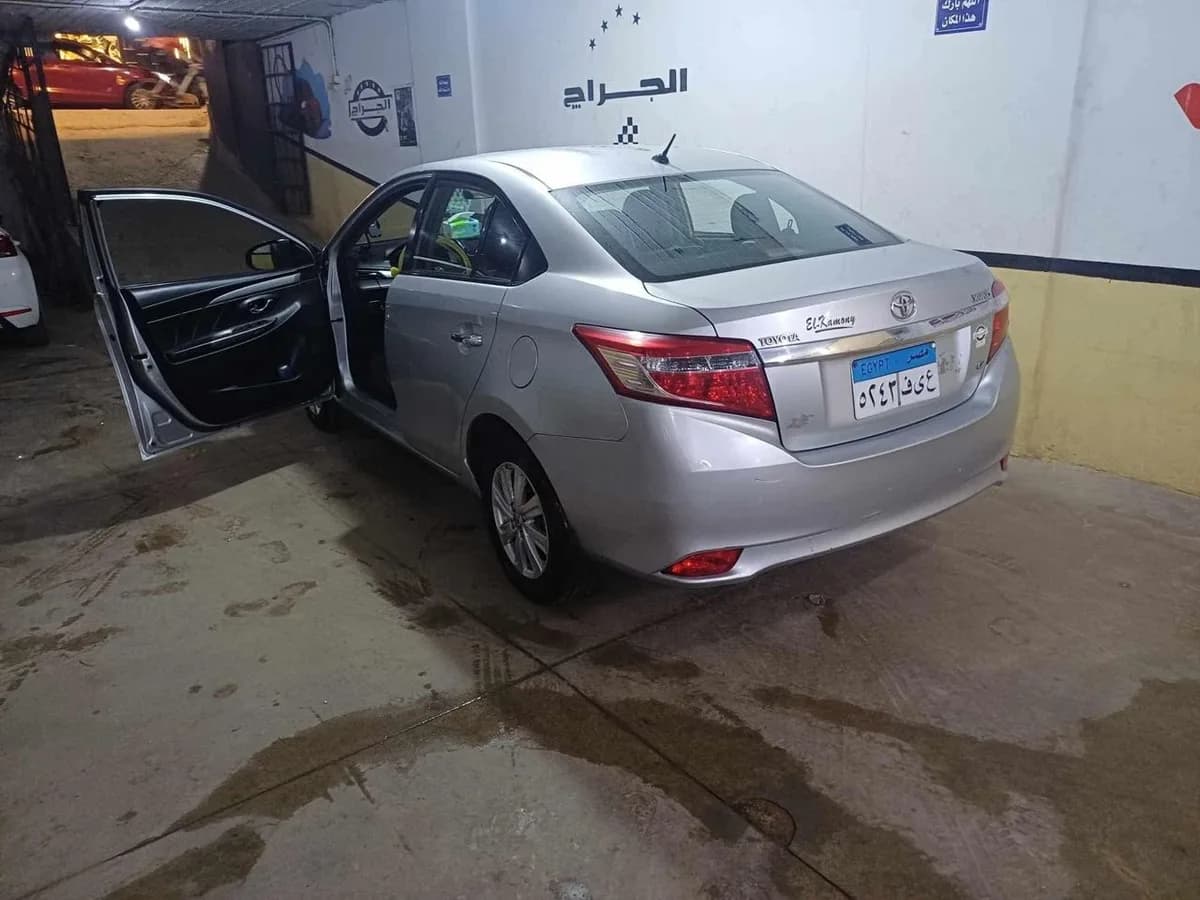Toyota Yaris 2014 (1)