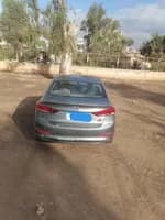 Hyundai Elantra AD 2019 (8)