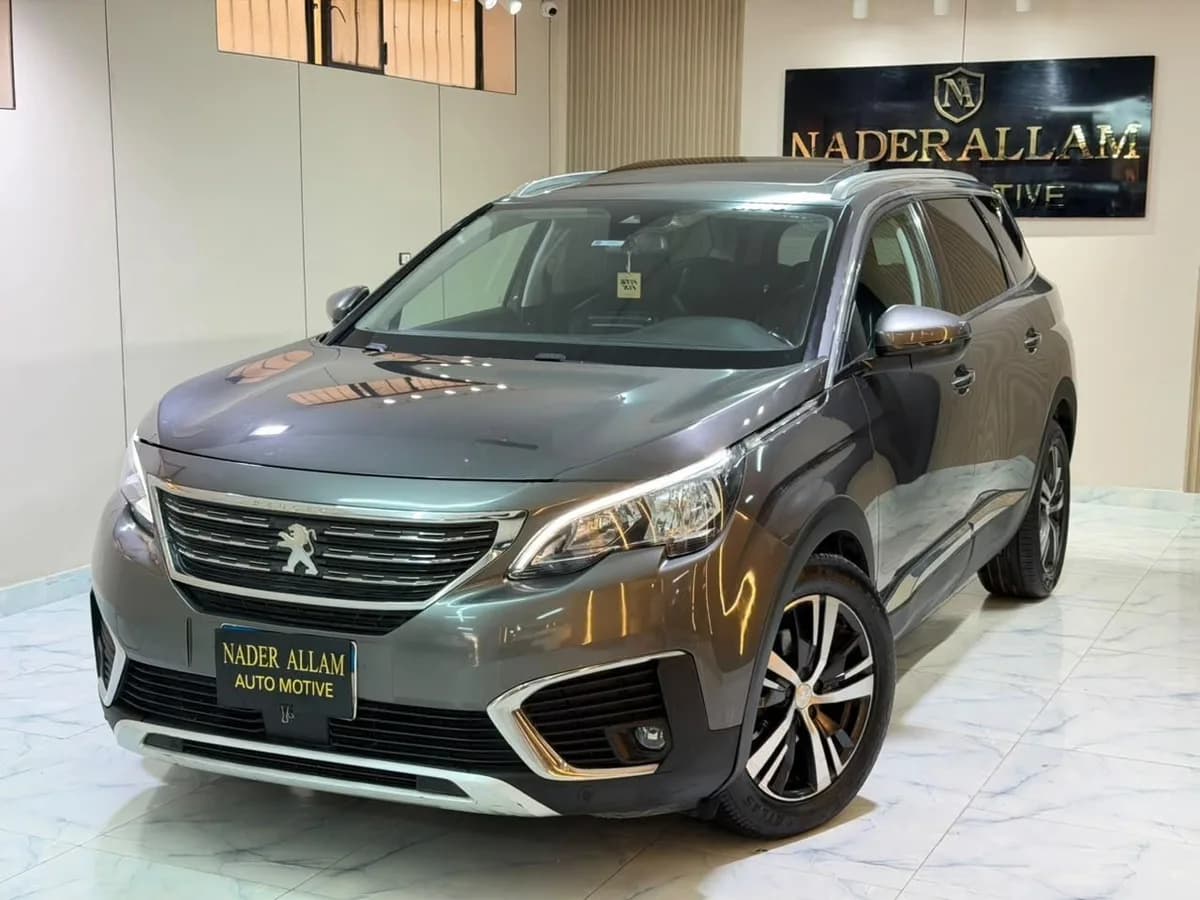 Peugeot 5008 2020 (1)