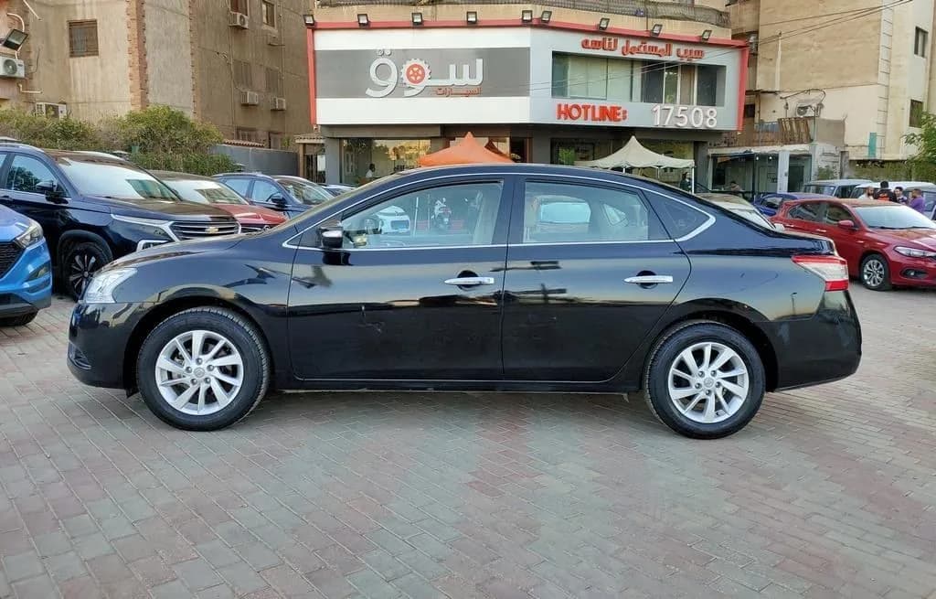 Nissan Sentra 2024 (1)