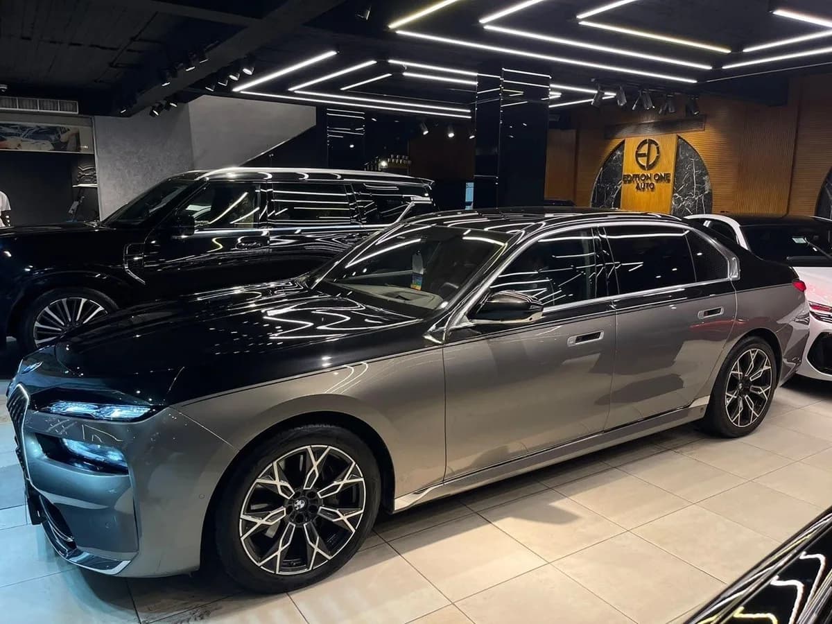 BMW 740 2026 (1)