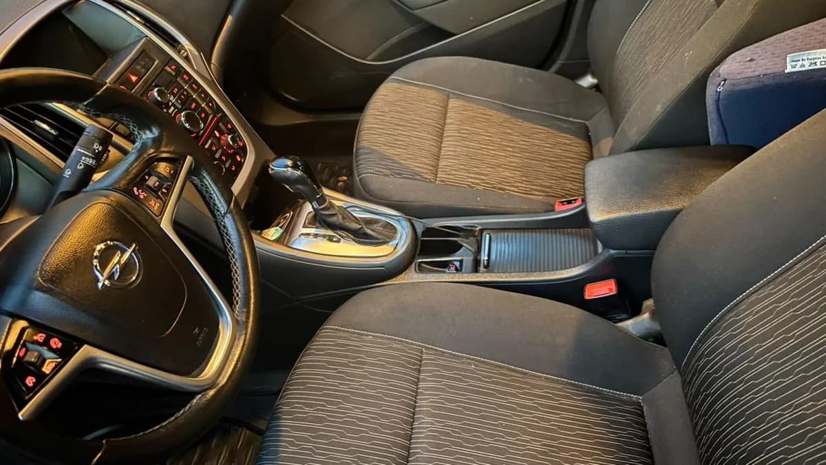 Opel Astra 2019 (1)