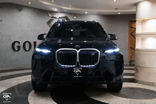 BMW X7 M60i 2025