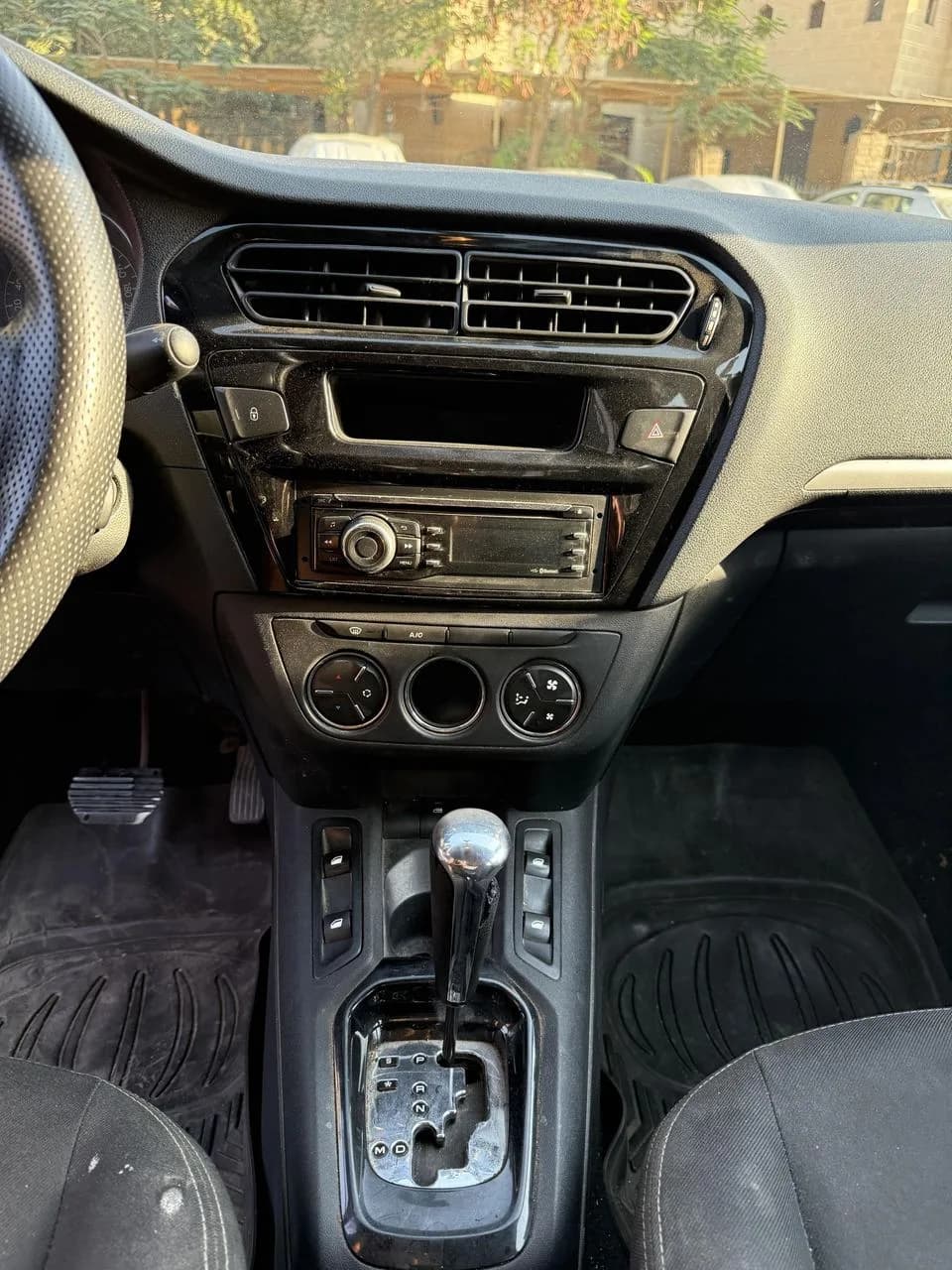 Peugeot 301 2016 (8)