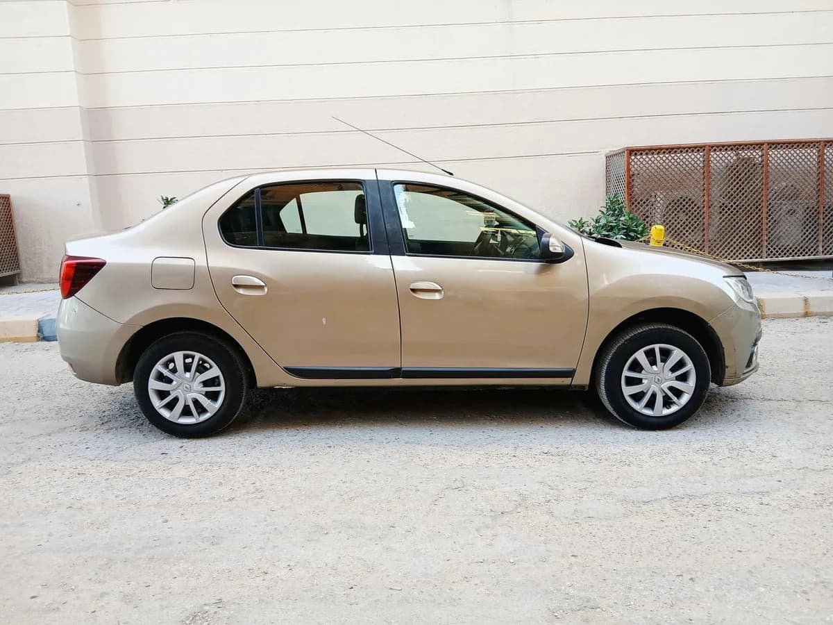 Renault Logan 2021 (7)