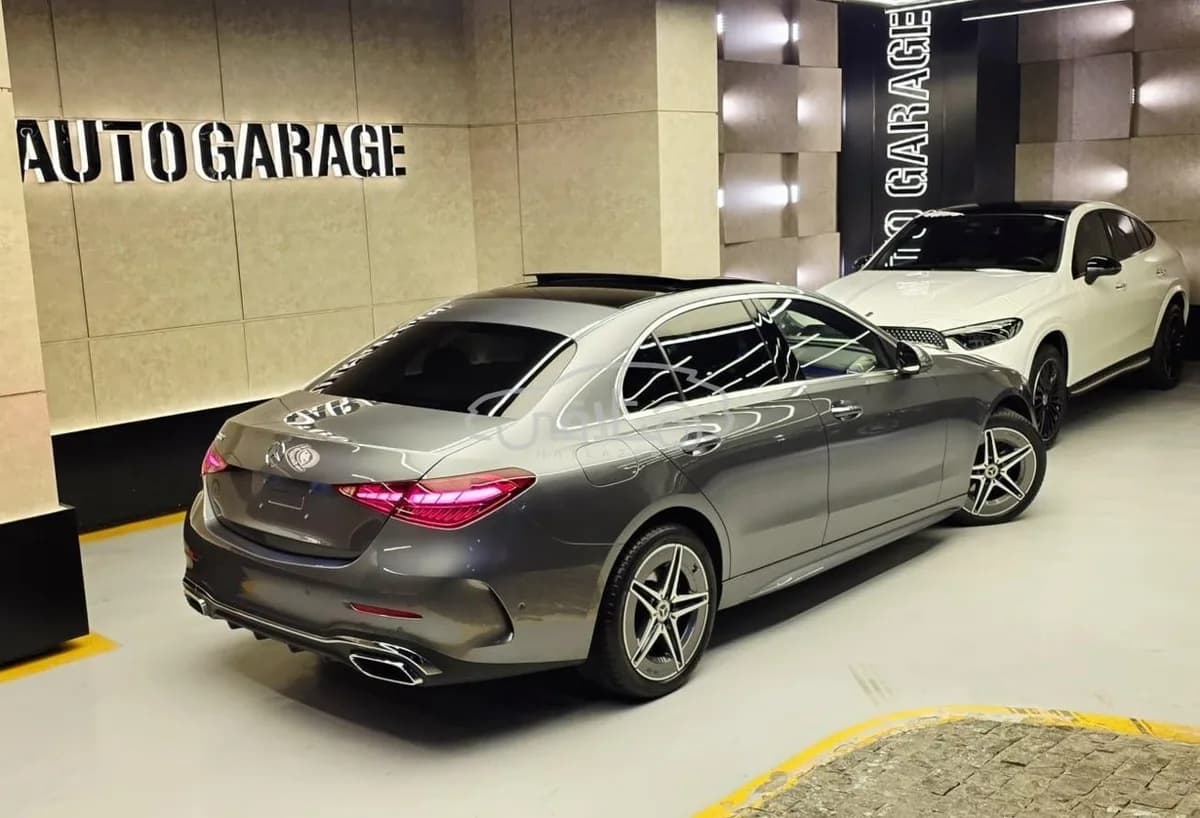 Mercedes-Benz C-Class 2025 (1)