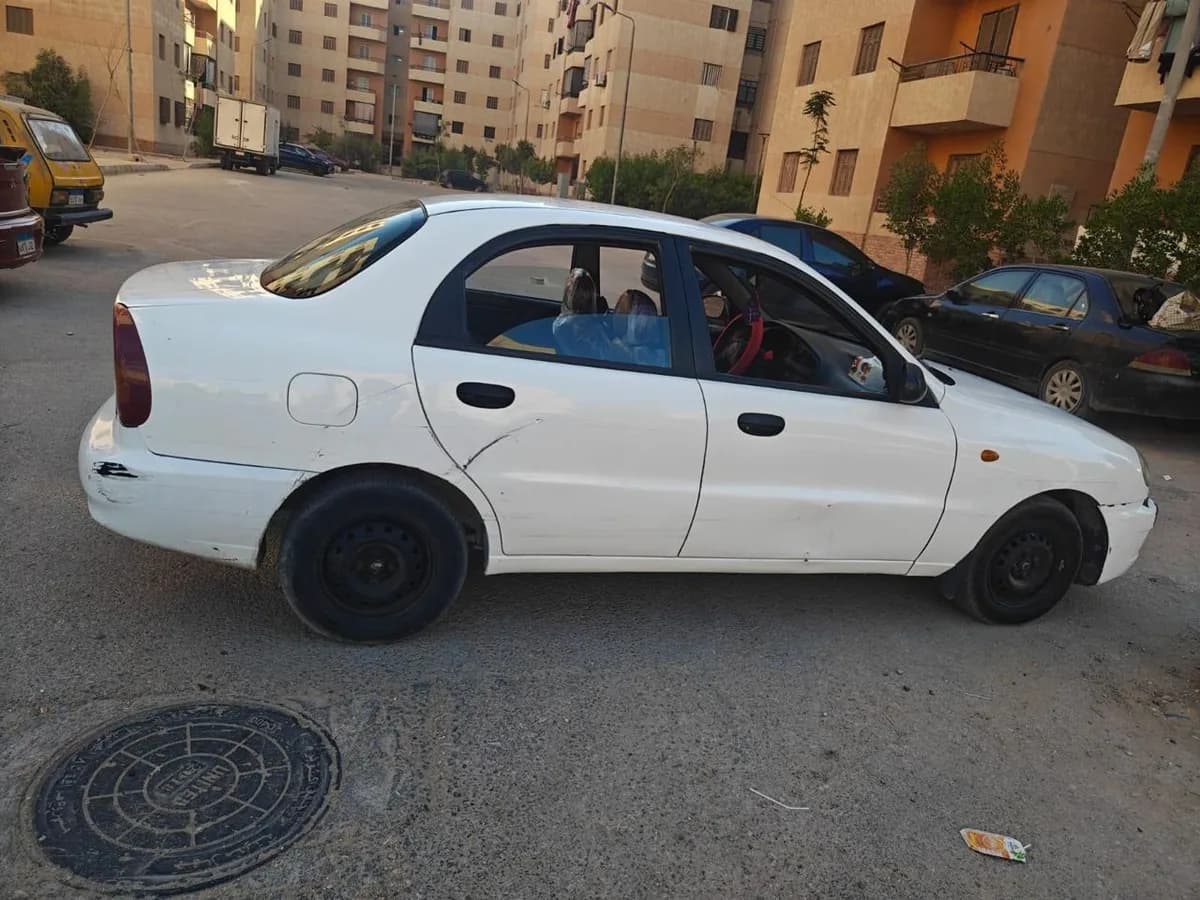 Daewoo Lanos 2 2000 (1)