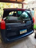 Peugeot 5008 2016 (1)