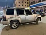 Jeep Cherokee 2010 (5)