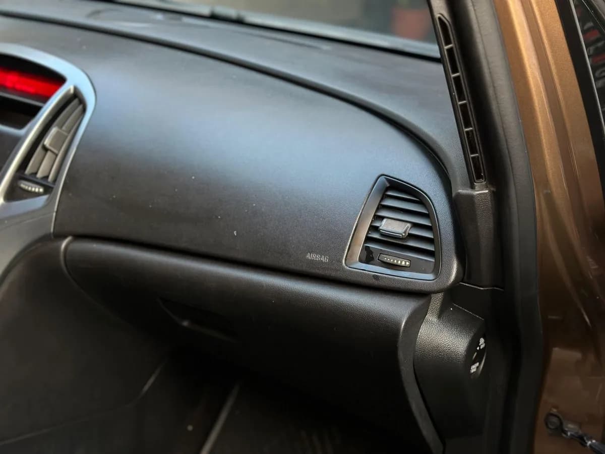 Opel Astra 2016 (1)