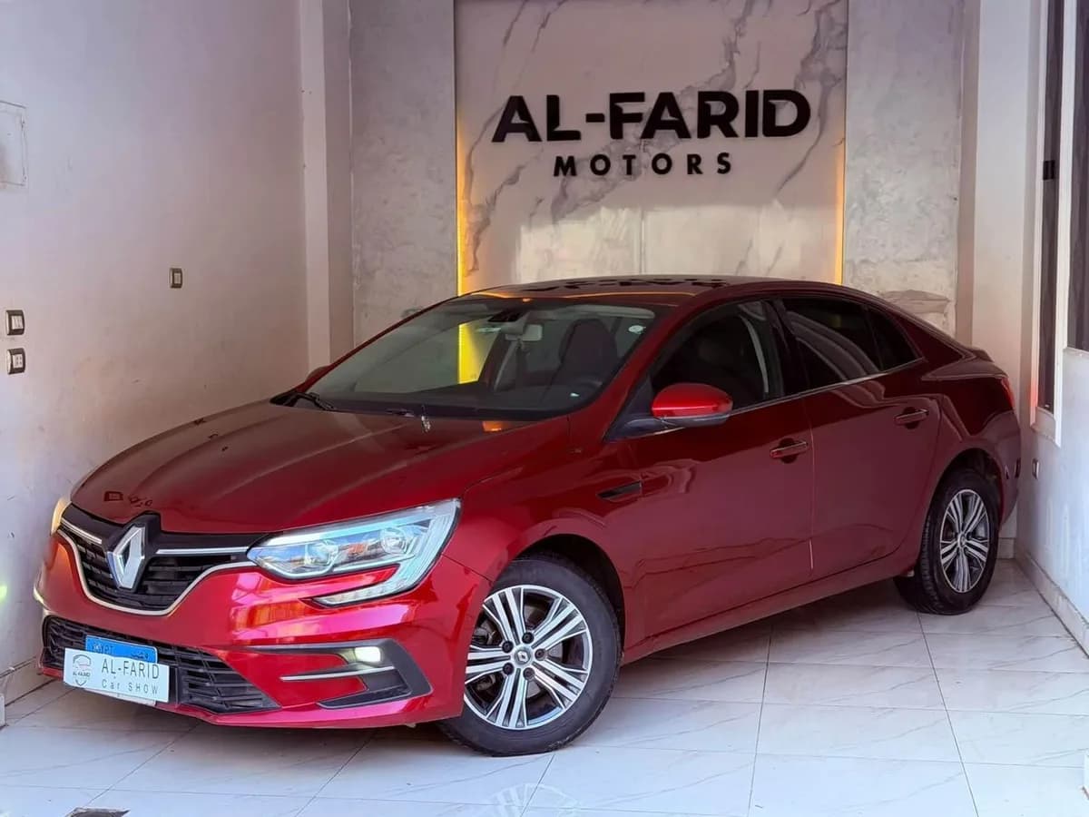 Renault Megane 2023 (1)