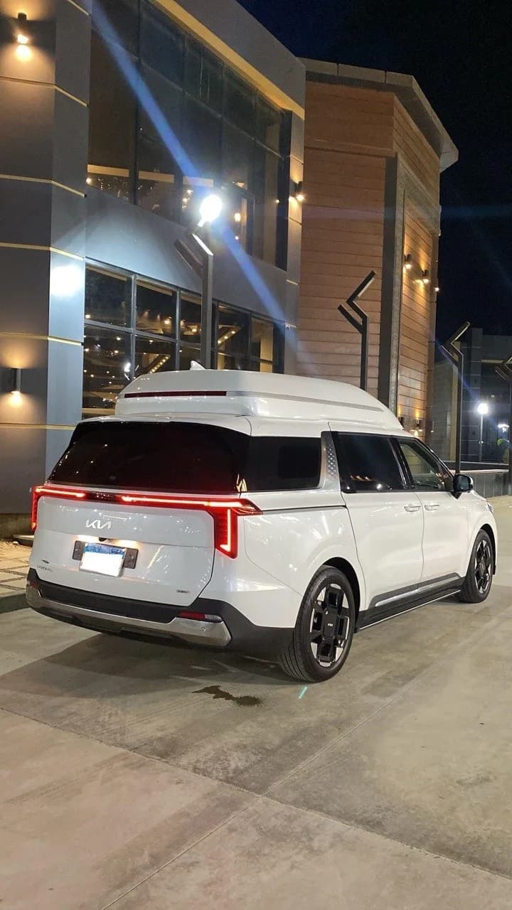 Kia Carnival 2024 (1)
