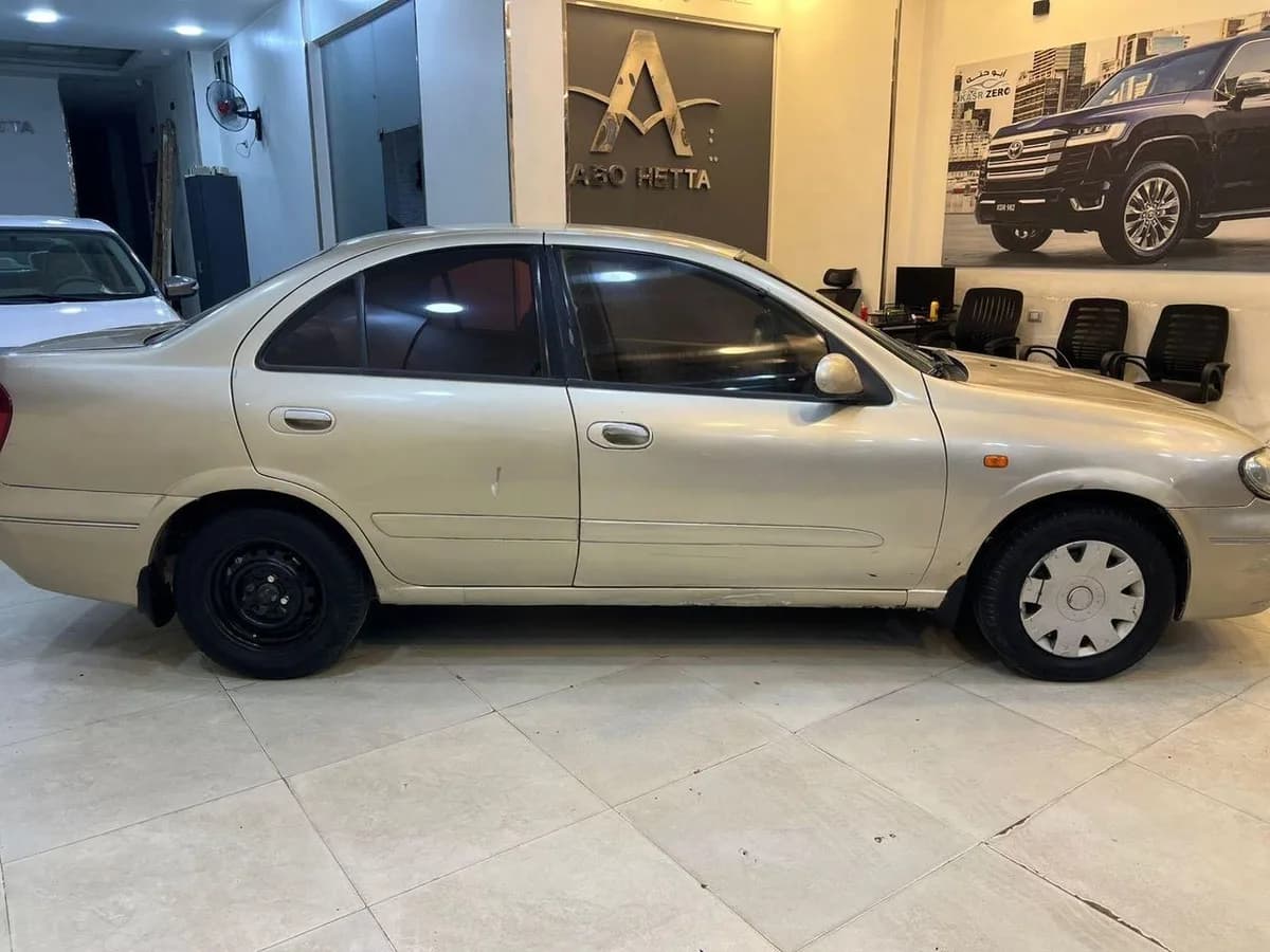 Nissan Sunny 2005 (5)